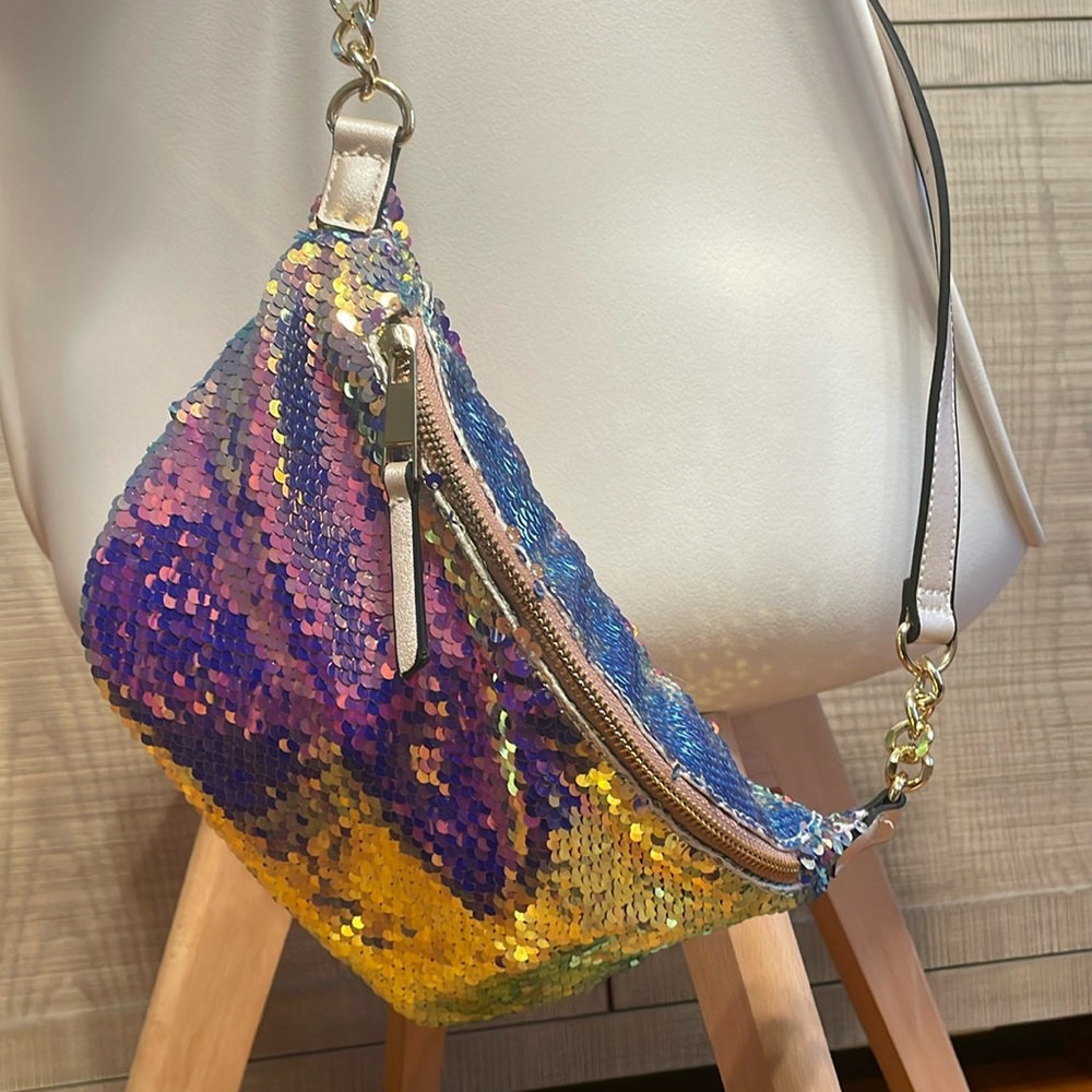 Fun & Sparkly Sequin Shoulder Bag with Champagne adjustable strap Gold Chain